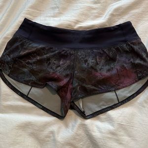 lululemon women’s speed up shorts 2.5” size 6